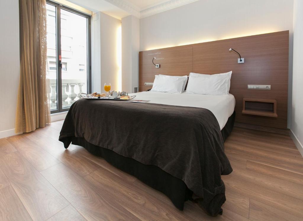 Habitación doble Parking incluido del hotel Vincci Zentro Zaragoza. Foto 8