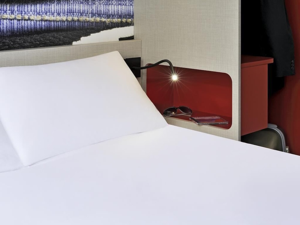 Habitación estándar con una cama individual del hotel Ibis Styles Lille Centre Grand Place. Foto 7