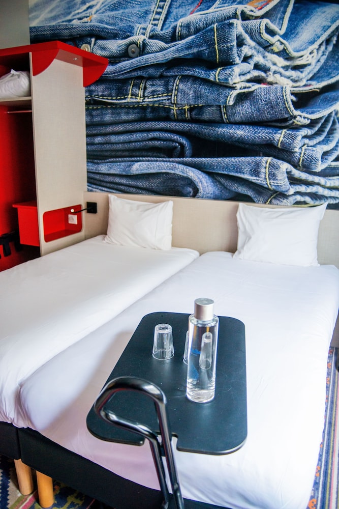 Habitación Doble con dos camas individuales del hotel Ibis Styles Lille Centre Grand Place. Foto 1