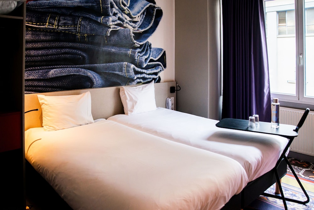 Habitación Doble con dos camas individuales del hotel Ibis Styles Lille Centre Grand Place. Foto 2