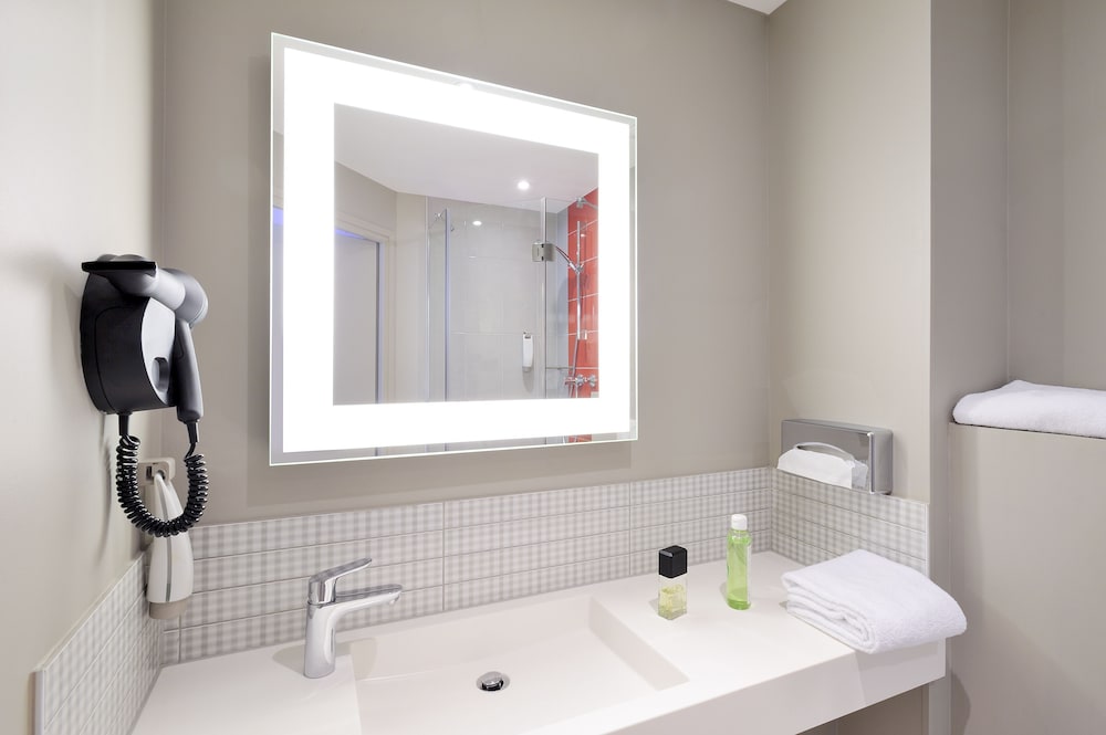 Habitación Estándar con 1 cama doble del hotel Ibis Styles Lille Centre Grand Place. Foto 23