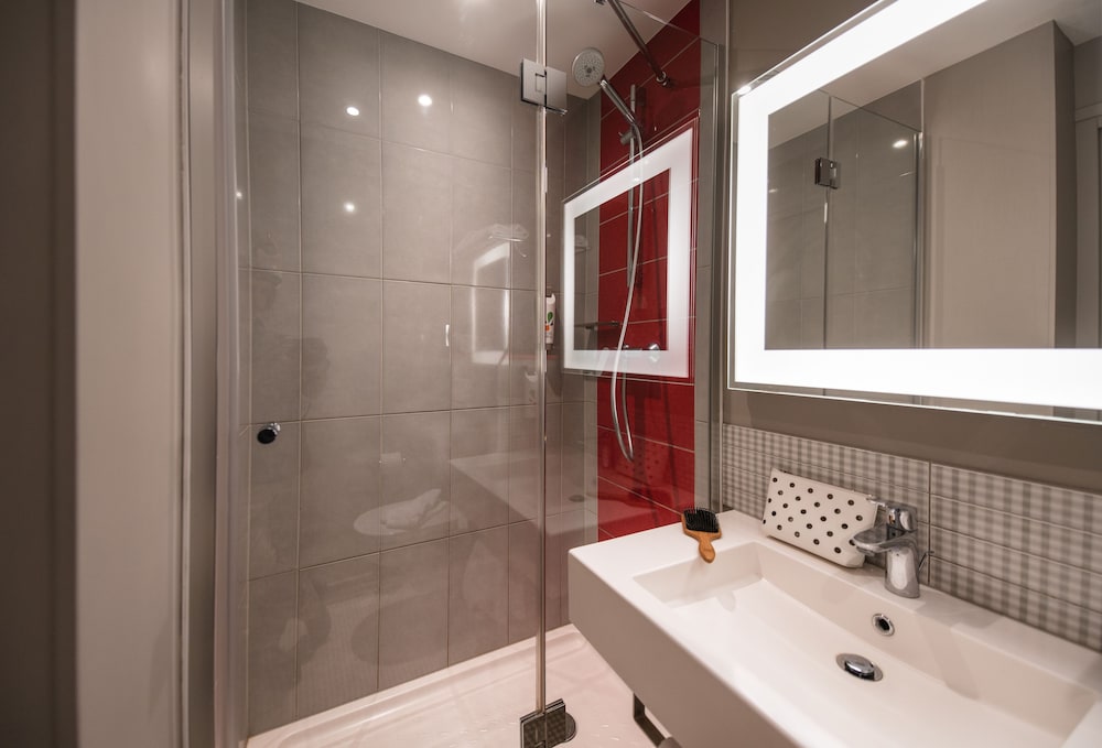 Habitación Estándar con 1 cama doble del hotel Ibis Styles Lille Centre Grand Place. Foto 24