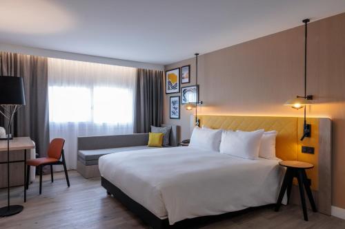 Habitación con cama extragrande - Adaptada para personas de movilidad reducida del hotel Hilton Garden Inn Marseille Provence Airport