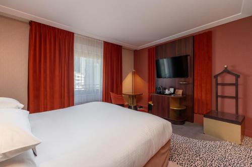 Habitación Doble Signature del hotel MGallery Nest Paris La Defense. Foto 6