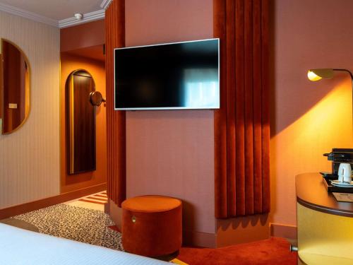 Habitación Twin Deluxe - 2 camas del hotel MGallery Nest Paris La Defense. Foto 4