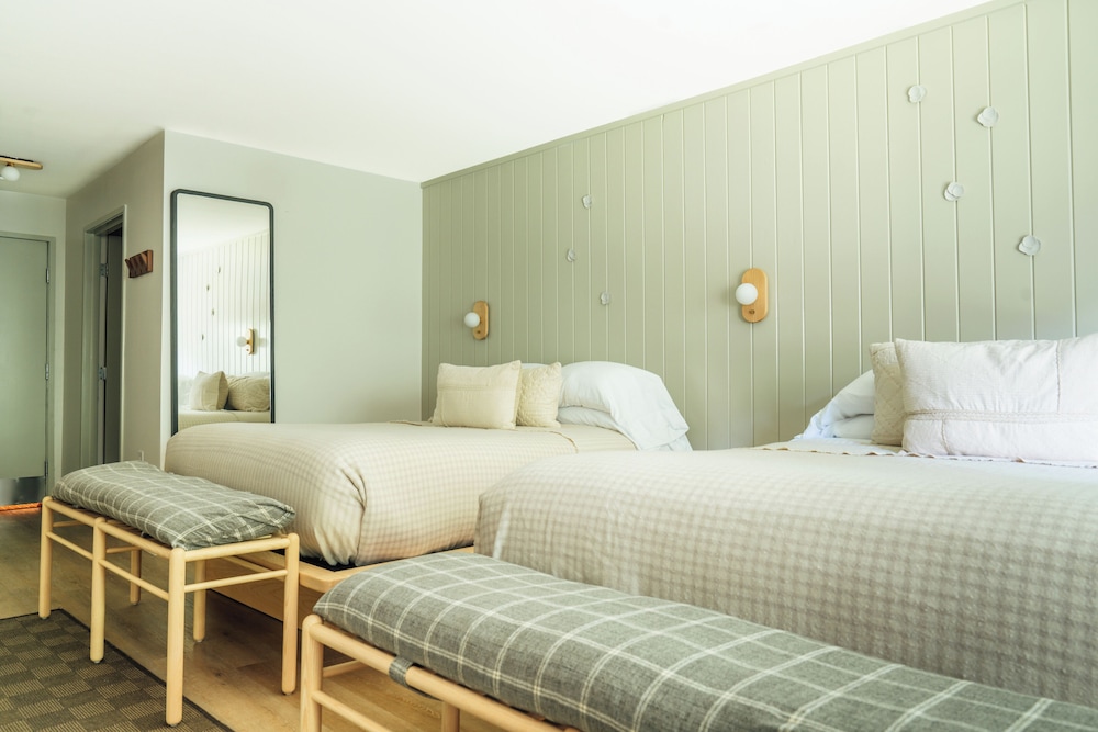 Suite con dos camas Queen del hotel Lake Placid Summit