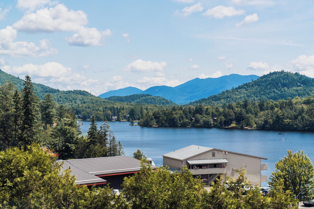 Suite junior, 1 cama de matrimonio grande con sofá cama del hotel Lake Placid Summit. Foto 5