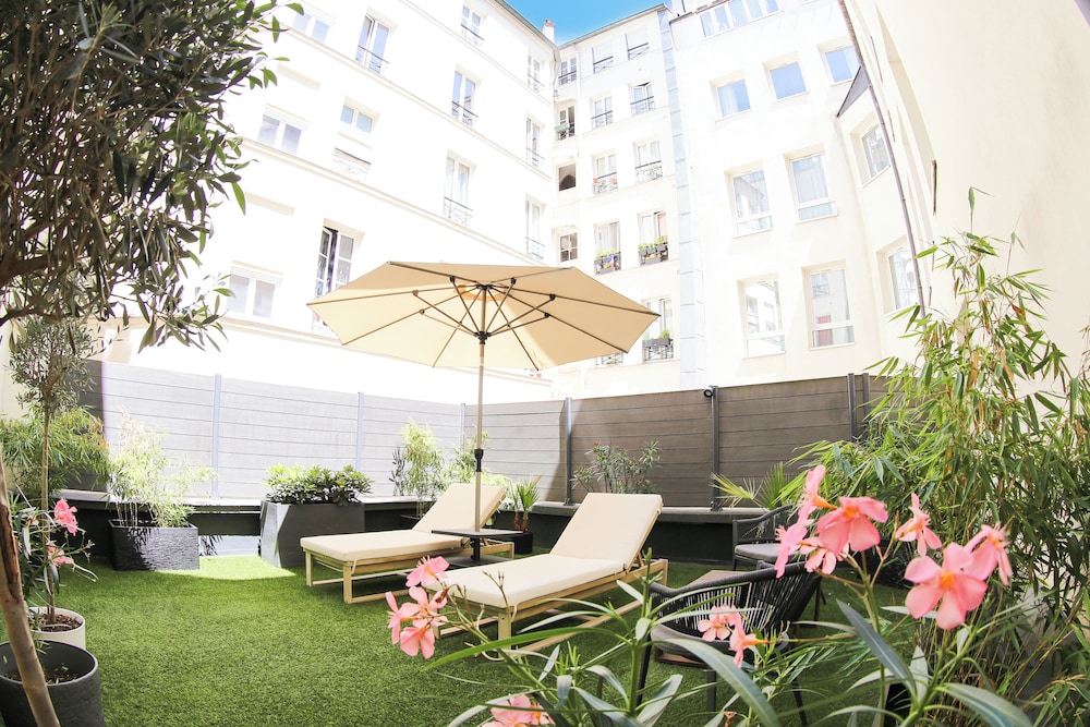 Habitación superior, terraza del hotel L'Empire Paris