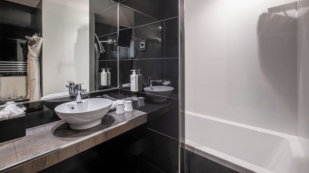 Habitación superior del hotel L'Empire Paris. Foto 5