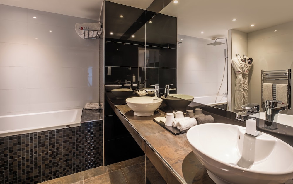 Habitación Cuádruple Deluxe del hotel L'Empire Paris. Foto 4