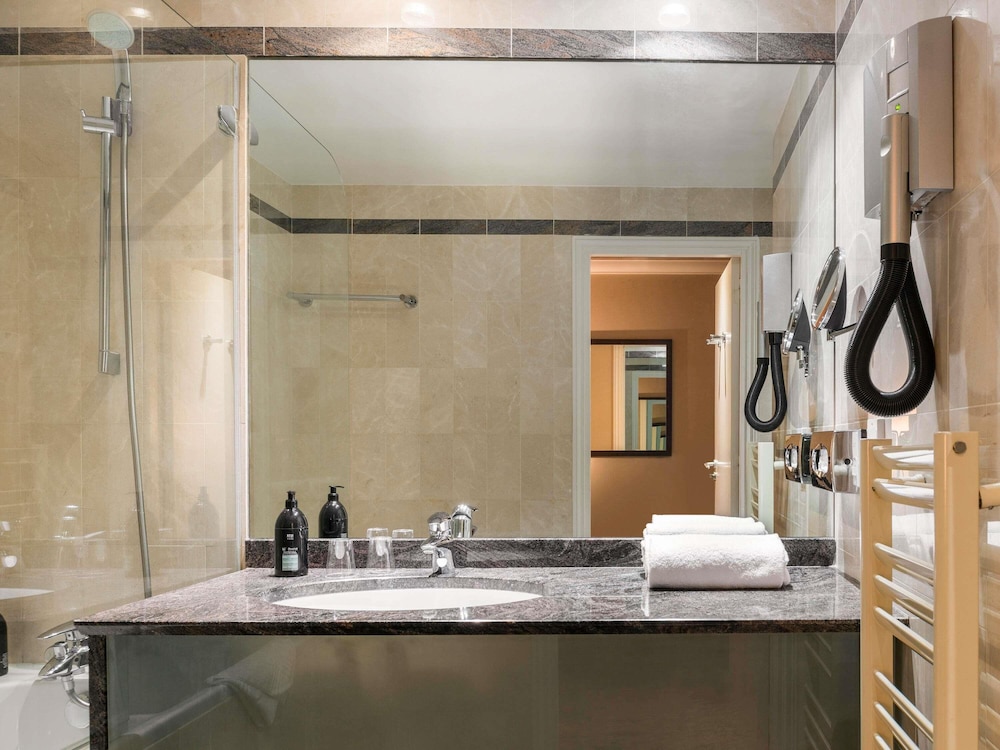 Estudio, 1 cama doble del hotel Adagio Paris Haussmann Champs Elysées. Foto 5
