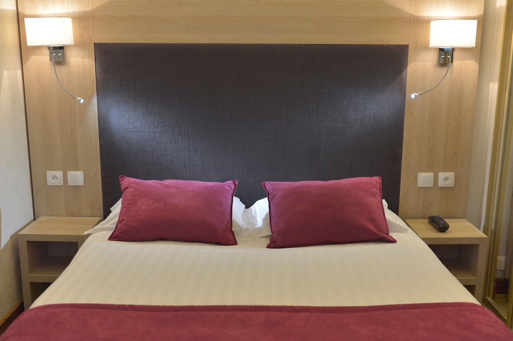Habitación con 1 cama doble o 2 individuales del hotel Renoir. Foto 3