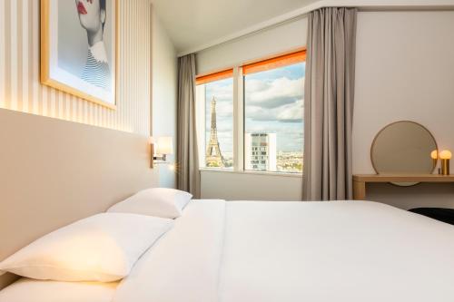 Estudio con vistas a la torre Eiffel del hotel Adagio Paris Centre Tour Eiffel. Foto 2
