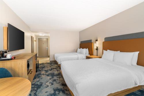 Habitación con dos camas queen - No fumadores del hotel Hampton Inn Schenectady Downtown