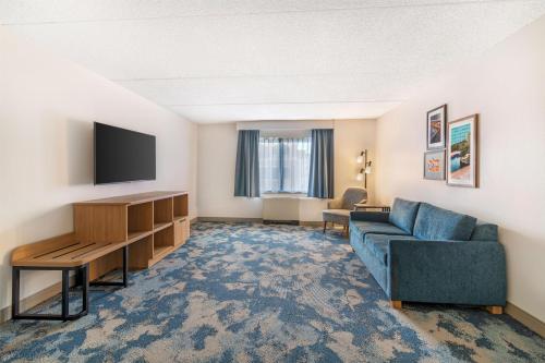 Suite con cama King Size del hotel Hampton Inn Schenectady Downtown. Foto 1