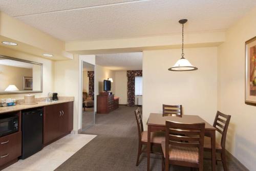 Suite (cama doble extragrande) del hotel Hampton Inn Schenectady Downtown. Foto 3