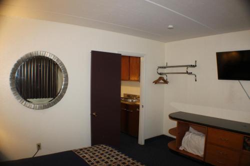 Suite Estándar del hotel Americas Best Value Inn Geneva. Foto 2