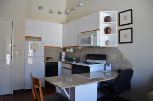 Suite con 2 camas grandes del hotel Cresthill Suites Syracuse. Foto 3