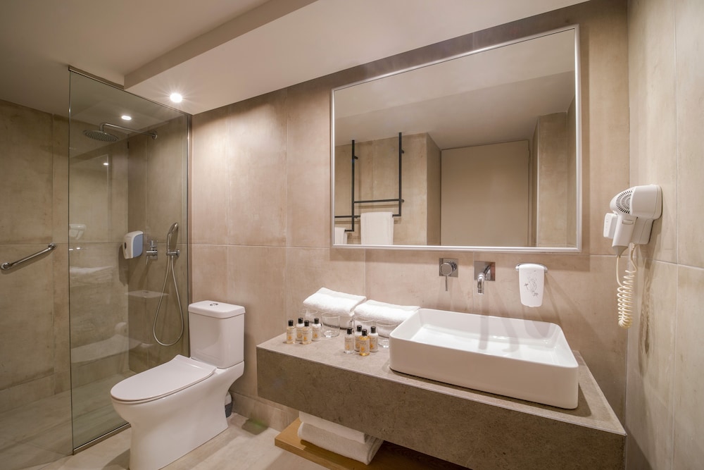 Habitación Familiar Abierta con Vistas al Jardín del hotel Sol Marina Beach Crete. Foto 4