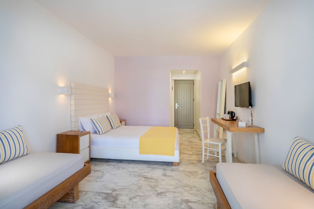 Habitación Maxi con Vistas al Jardín o a la Piscina del hotel Sol Marina Beach Crete. Foto 3