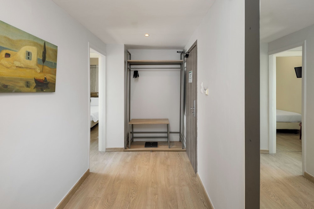 Habitación familiar, 2 habitaciones del hotel Pan. Foto 8