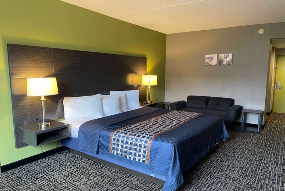 Suite, 1 cama de matrimonio grande, no fumadores del hotel Wingate by Wyndham Lake George. Foto 6