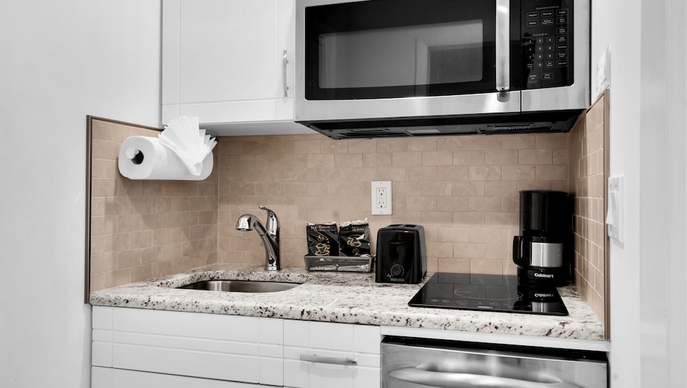 Estudio Lujo 1 Cama king Sofá Cama incluido del hotel East Hampton House Resort. Foto 1