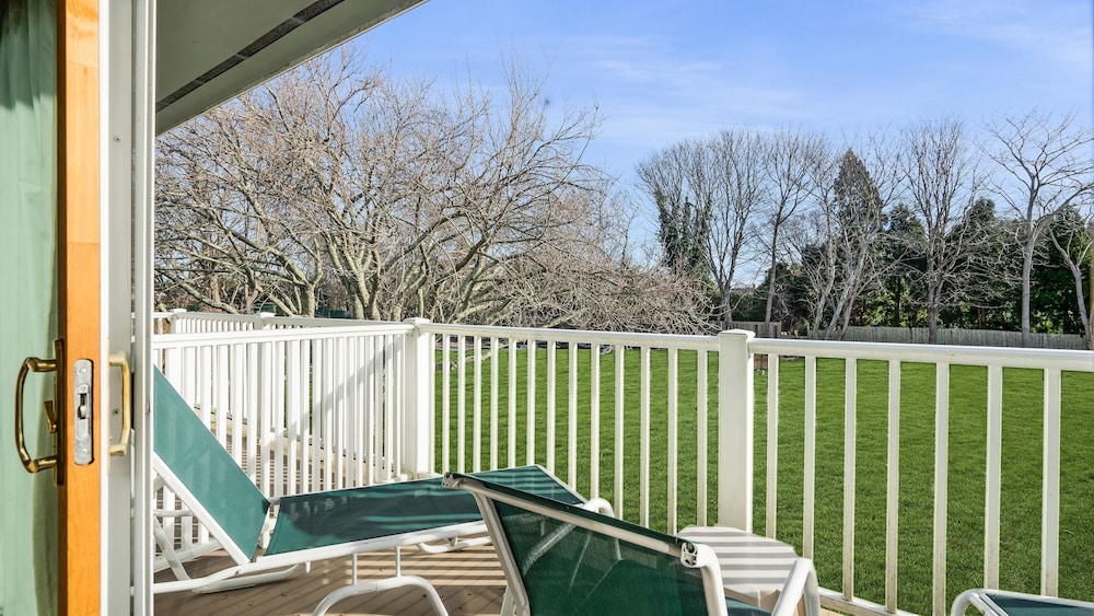 Estudio Lujo 1 Cama king Sofá Cama incluido del hotel East Hampton House Resort. Foto 3