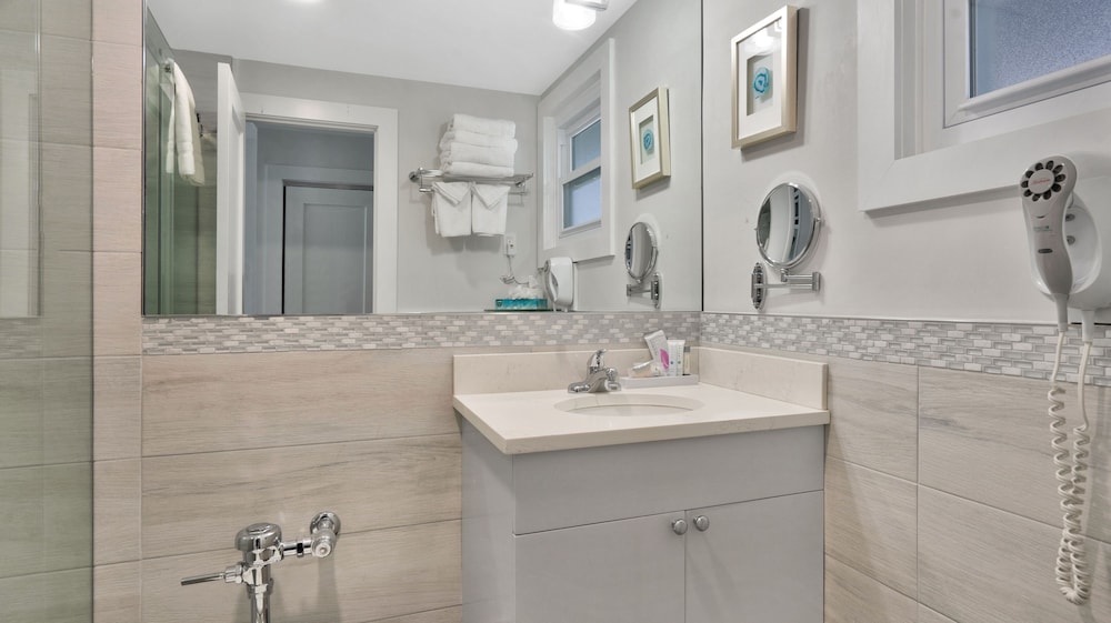 Estudio 1 Cama queen Sofá Cama incluido del hotel East Hampton House Resort. Foto 2