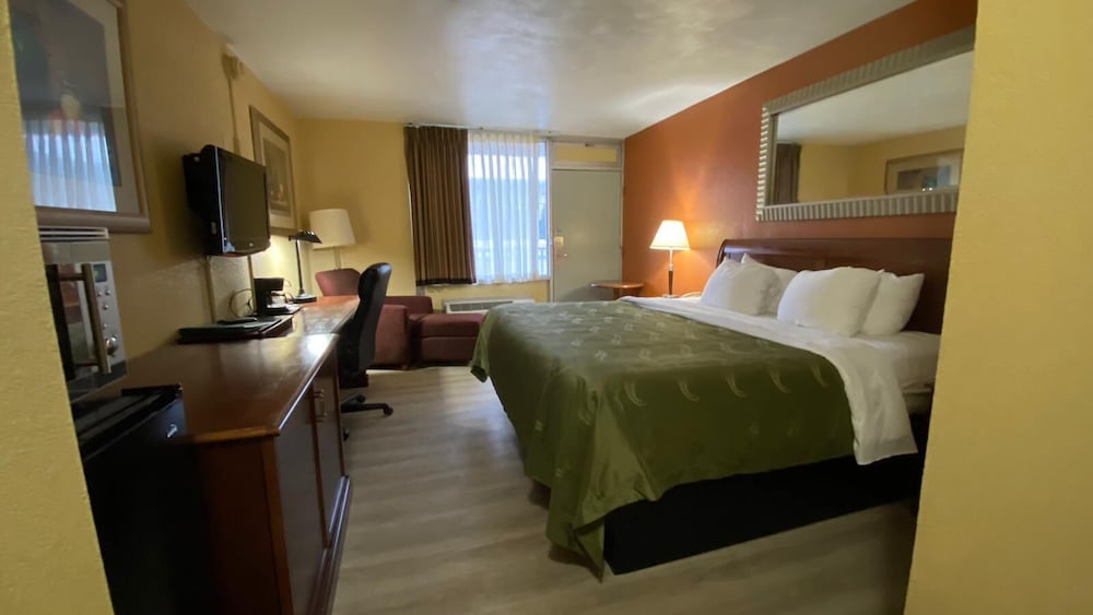 Habitación, 1 cama de matrimonio grande, no fumadores del hotel Ramada by Wyndham Rome/Verona. Foto 3