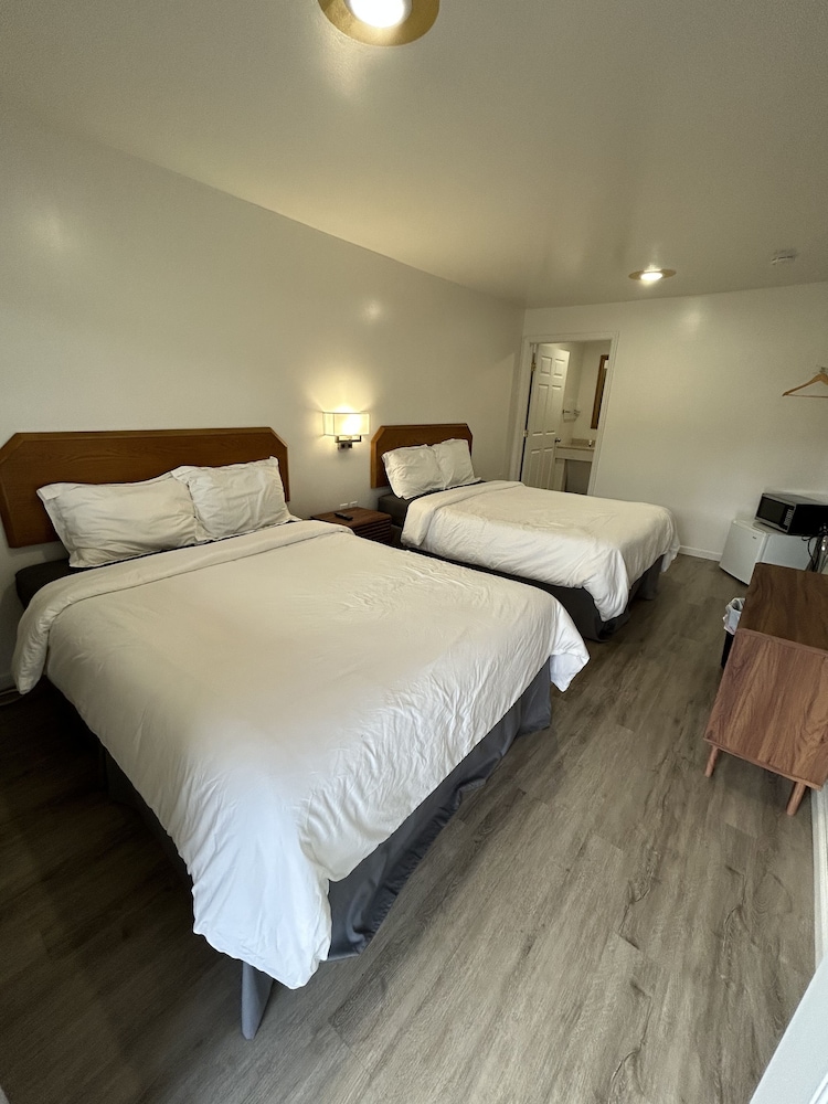 Habitación, 1 cama de matrimonio del hotel Lake View Inn Lake George. Foto 1