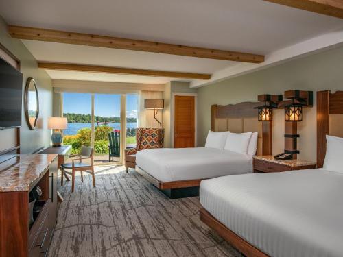 Waterfront Collection Lake View Queen del hotel High Peaks Resort. Foto 2