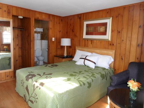 Habitación Queen del hotel Seven Dwarfs and Cabins. Foto 1