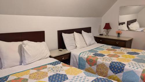 Suite de 2 dormitorios del hotel Seven Dwarfs and Cabins. Foto 1