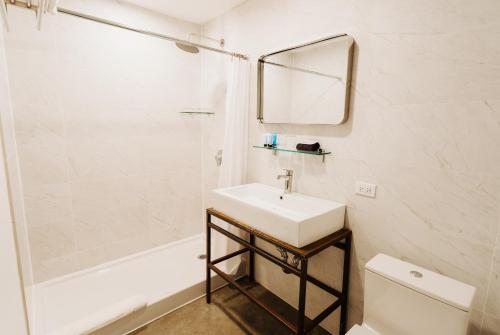 Habitación Doble Económica del hotel Alameda Highline. Foto 5