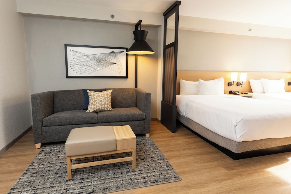 Habitación, 2 camas de matrimonio (High Floor, with Sofa Bed) del hotel Hyatt Place Topeka. Foto 3