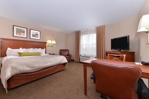 Estudio Suite adaptada para personas con discapacidad - No fumadores - Cama grande del hotel Candlewood Suites Elmira Horseheads. Foto 1