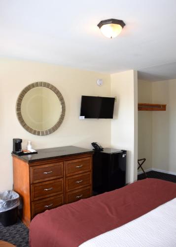 Habitación con cama extragrande. del hotel Nordick's Inn. Foto 1