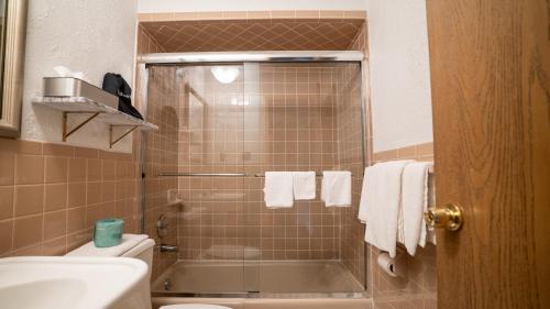 Habitación - 1 cama extragrande - No fumadores del hotel Holland Jersey City/hoboken. Foto 4