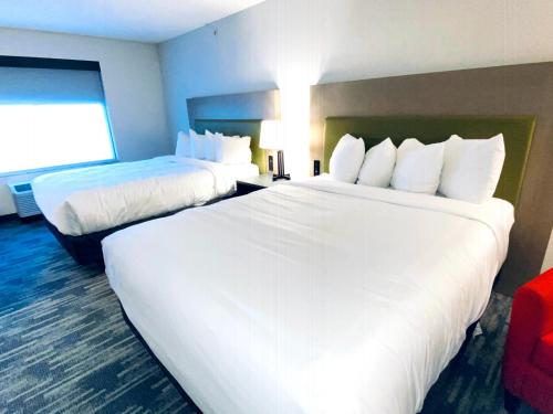 Habitación con 2 camas grandes - No fumadores del hotel Country Inn & Suites by Radisson, Lake George (Queensbury), NY. Foto 2