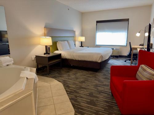 Suite Doble con hidromasaje - No fumadores - 1 cama grande del hotel Country Inn & Suites by Radisson, Lake George (Queensbury), NY. Foto 2