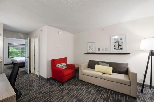 Suite de 1 dormitorio con cama extragrande - No fumadores del hotel Country Inn & Suites by Radisson, Lake George (Queensbury), NY. Foto 14
