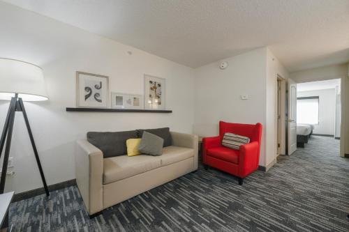 Suite de 1 dormitorio con cama extragrande - No fumadores del hotel Country Inn & Suites by Radisson, Lake George (Queensbury), NY. Foto 16