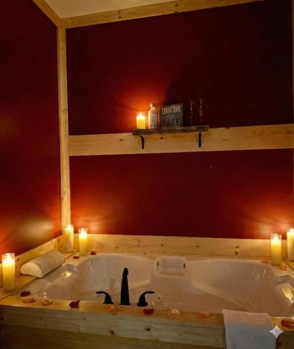 Estudio Deluxe con cama grande del hotel The Montreal. Foto 6