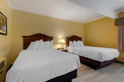 Habitación con 2 camas dobles - No fumadores del hotel Best Western Of Lake George. Foto 6