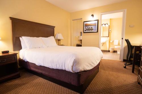 Habitación Deluxe con 2 camas dobles - No fumadores del hotel Best Western Of Lake George. Foto 9