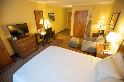Habitación Deluxe con cama extragrande - No fumadores del hotel Best Western Of Lake George. Foto 5