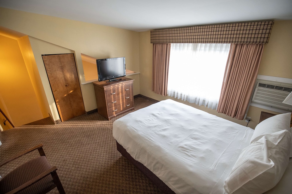Suite, varias camas, no fumadores, chimenea (with Sofabed) del hotel Best Western Of Lake George. Foto 1