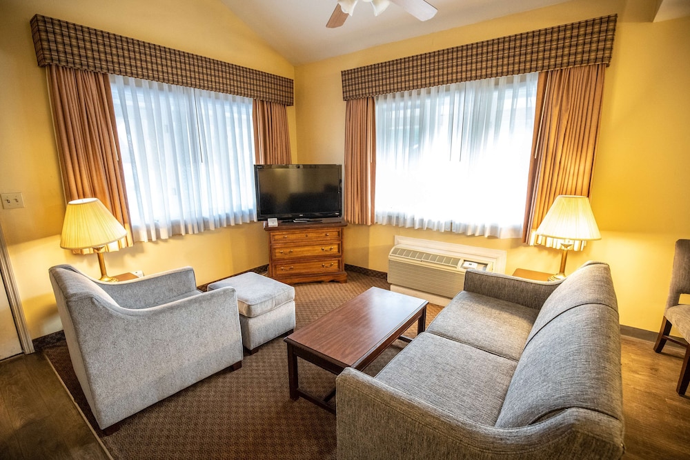 Suite, varias camas, no fumadores, chimenea (with Sofabed) del hotel Best Western Of Lake George. Foto 4