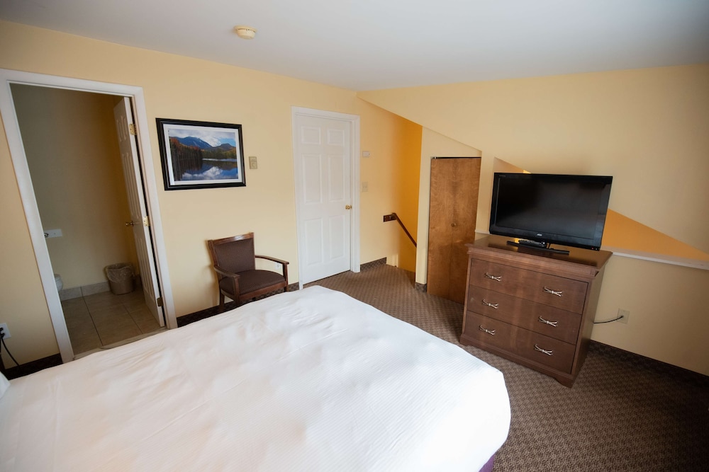 Suite, varias camas, no fumadores, chimenea (with Sofabed) del hotel Best Western Of Lake George. Foto 10